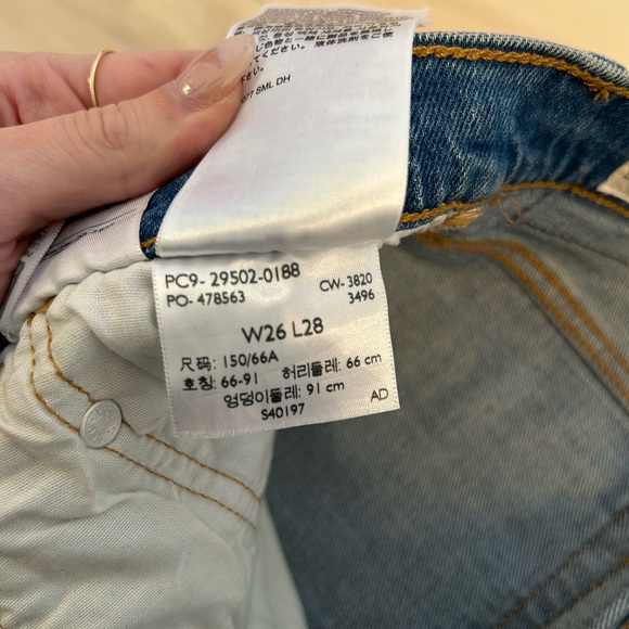 Blue Levi’s 501 Jeans. Waist 26, length 28 - Picture 4 of 4